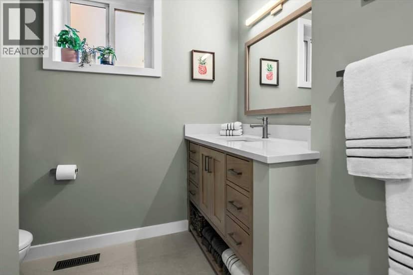 6526 Laurentian Way SW — photo 26 of 40