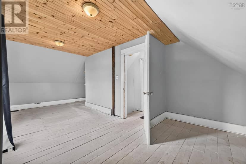 2149 COWAN Street — photo 19 of 39