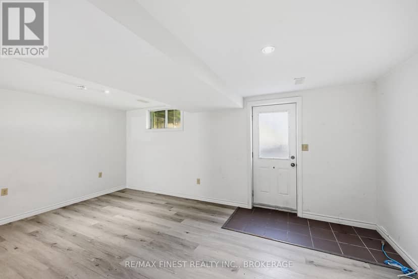 882 Beaconhill Court — photo 35 of 40