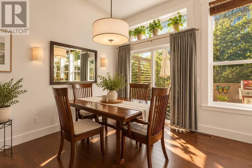 212 Capstone Crescent — photo 12 of 40