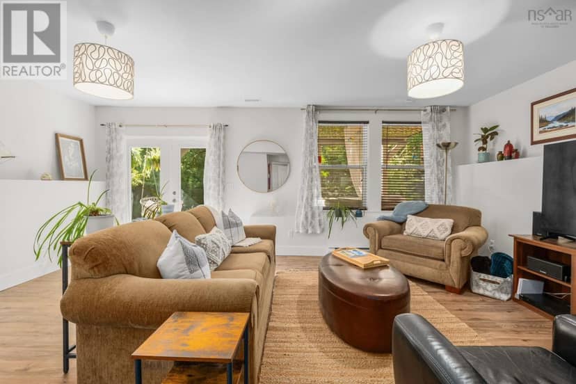 212 Capstone Crescent — photo 33 of 40