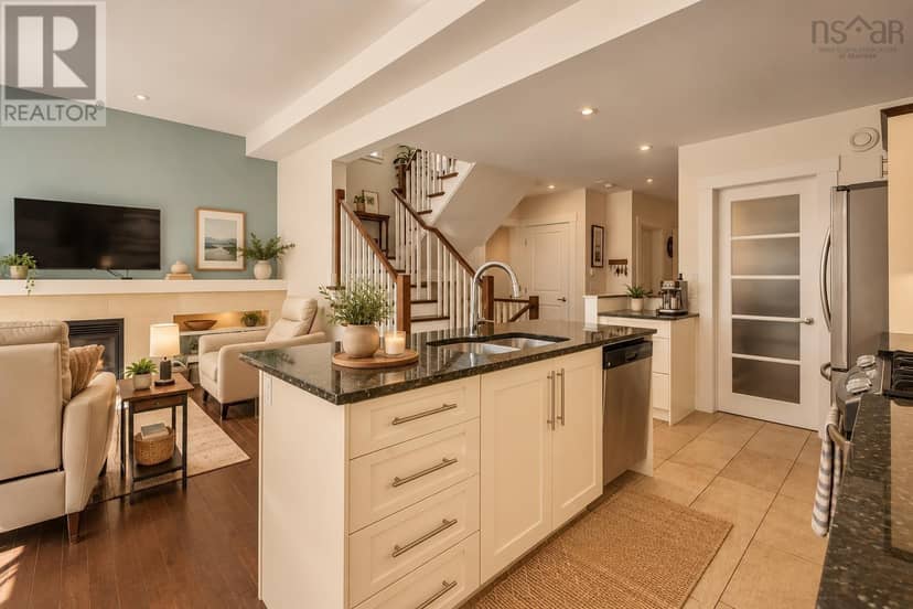 212 Capstone Crescent — photo 10 of 40