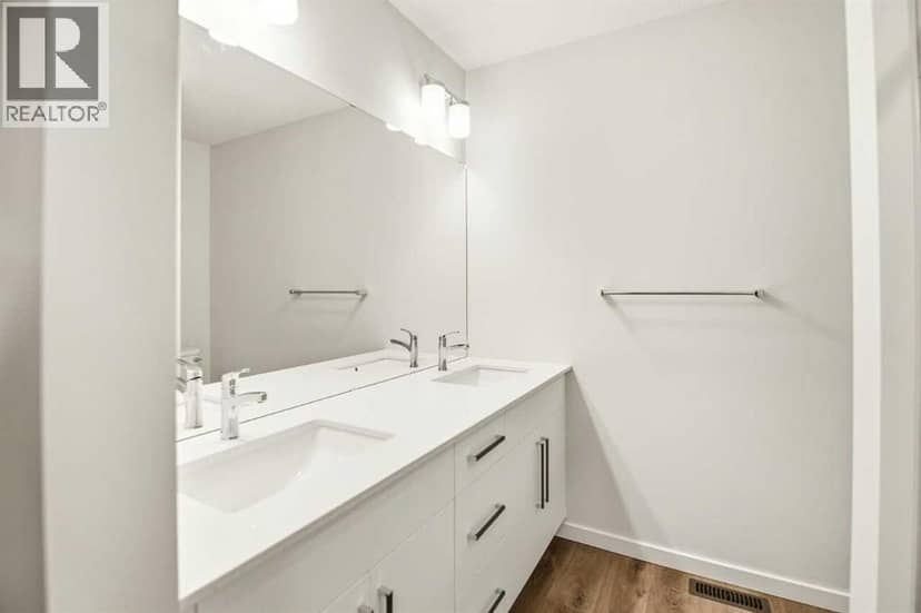 159 Lincoln Crescent — photo 12 of 12