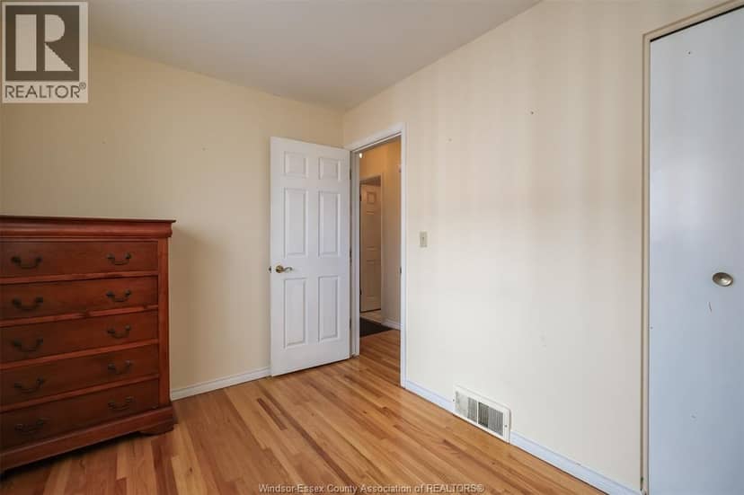 1647 Benjamin — photo 17 of 25