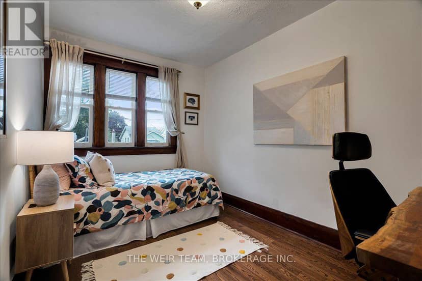 25 Oak Park Avenue — photo 23 of 32