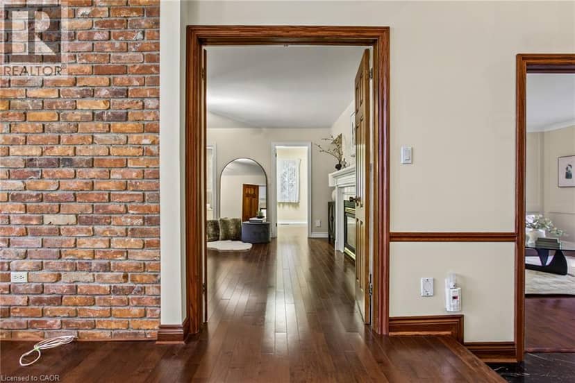 5 VANSTRAALEN Street — photo 9 of 40
