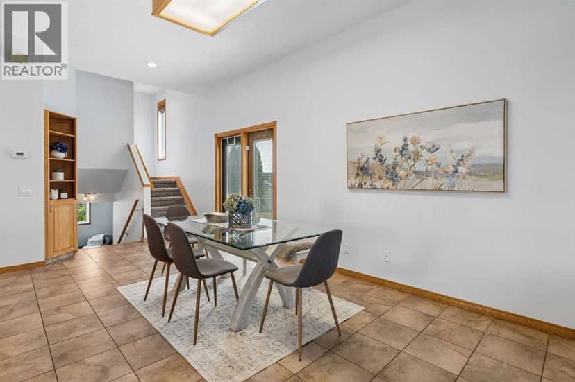 246 Mt Lorette Place SE — photo 10 of 40