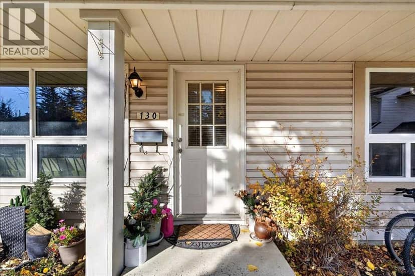 130 Woodmont Terrace SW, Calgary, photo 2