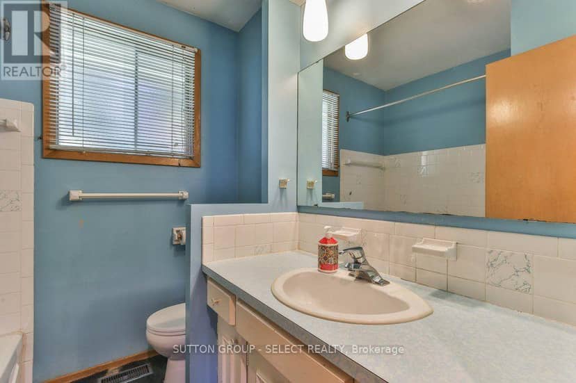 88 Ebury Crescent — photo 21 of 35