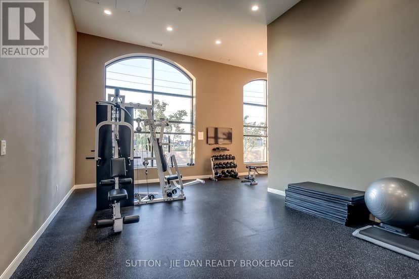 912 - 260 Villagewalk Boulevard — photo 25 of 36