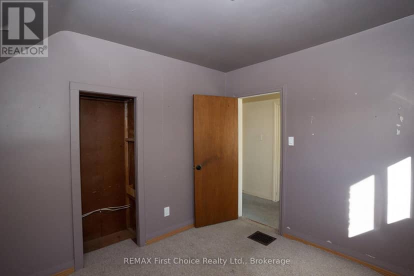 1004 Alberta Street — photo 26 of 37