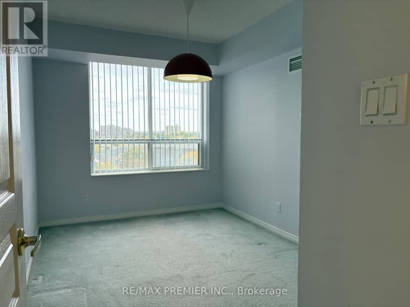 612 - 29 Northern Heights Drive — photo 13 of 19