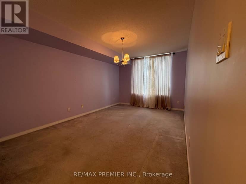 612 - 29 Northern Heights Drive — photo 14 of 19