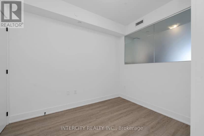 340 - 2075 King Road — photo 10 of 40