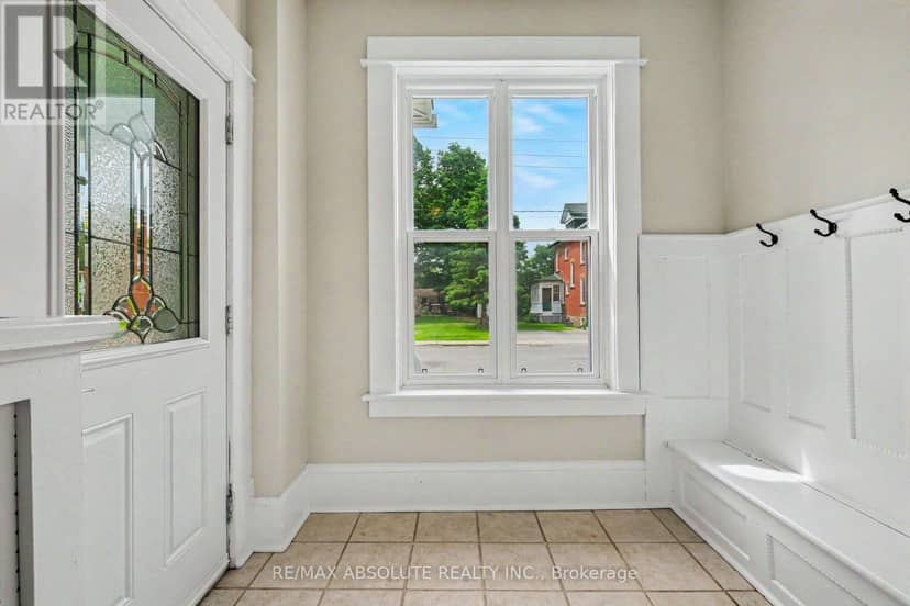 16 Glen Avenue, Smiths Falls, photo 5