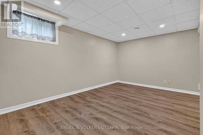 916 Iroquois Road — photo 38 of 40
