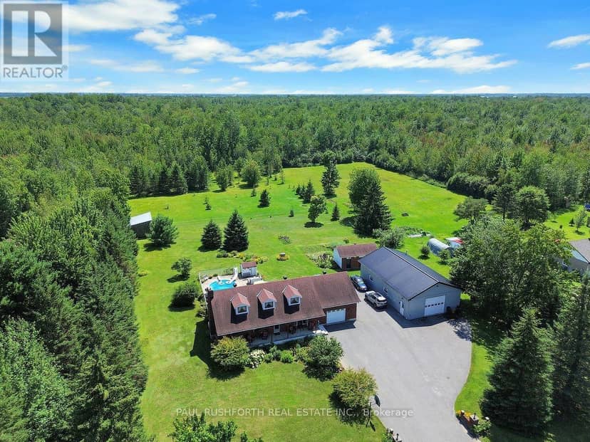 2362 Russland Road, Russell
