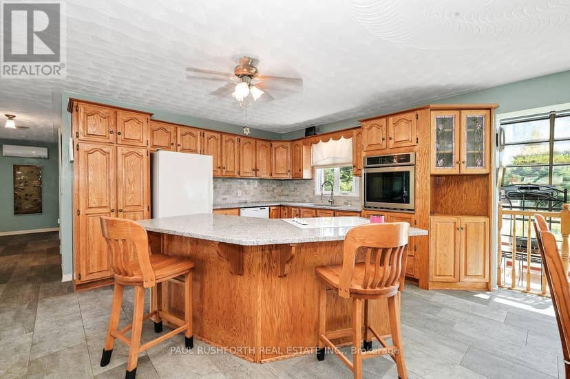 2362 Russland Road — photo 10 of 40