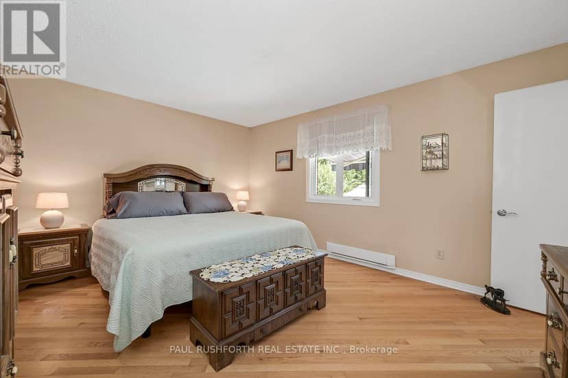 2362 Russland Road — photo 16 of 40