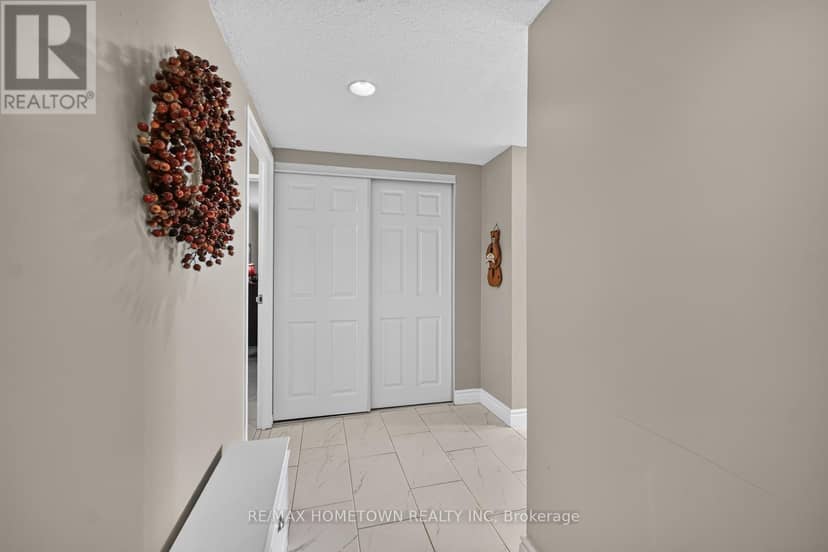 704 - 55 Water Street E — photo 17 of 40