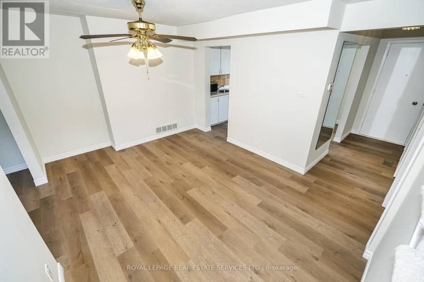51 - 707 Burnhamthorpe Road — photo 15 of 29