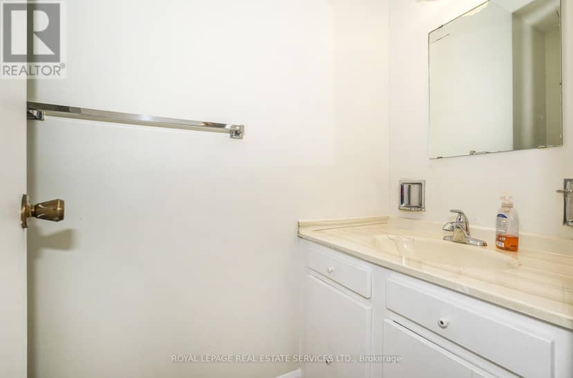 51 - 707 Burnhamthorpe Road — photo 16 of 29