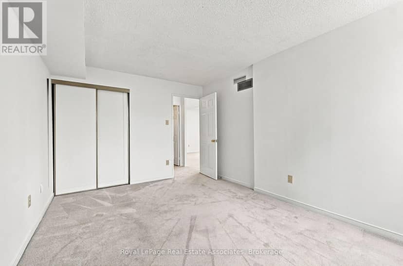 808 - 350 Rathburn Road W — photo 31 of 40