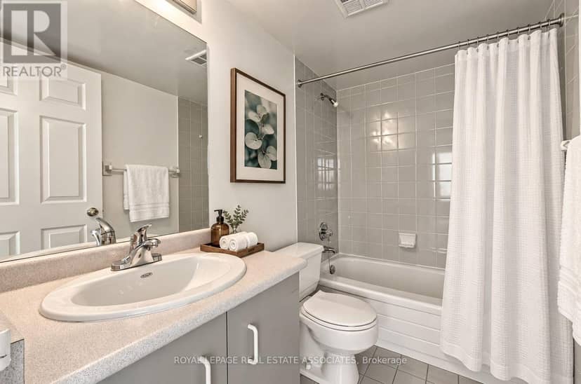 808 - 350 Rathburn Road W — photo 32 of 40