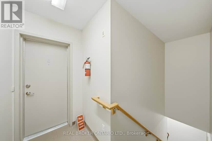 6 - 3026 Clayhill Road, Mississauga, photo 2