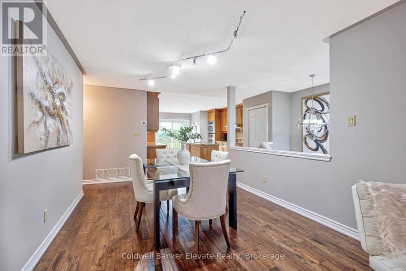 20 Ruddell Crescent — photo 16 of 40