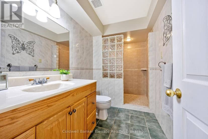 20 Ruddell Crescent — photo 28 of 40