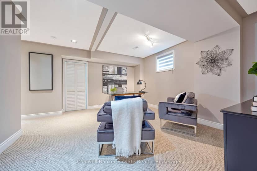 20 Ruddell Crescent — photo 32 of 40