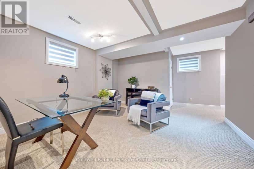 20 Ruddell Crescent — photo 34 of 40