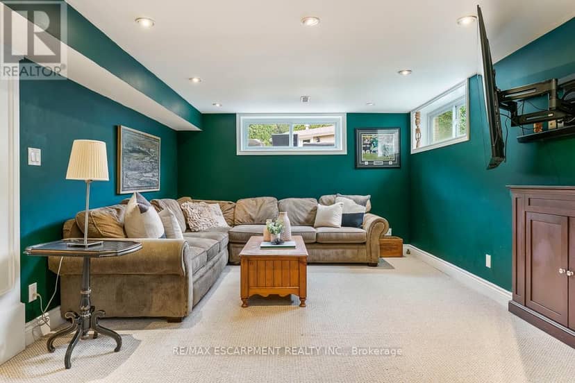 996 Cresthampton Lane — photo 35 of 40