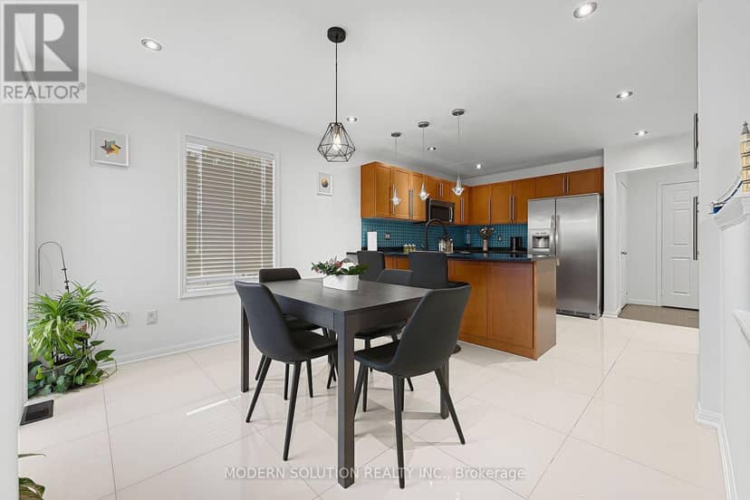 5 Woodcote Crescent — photo 16 of 40