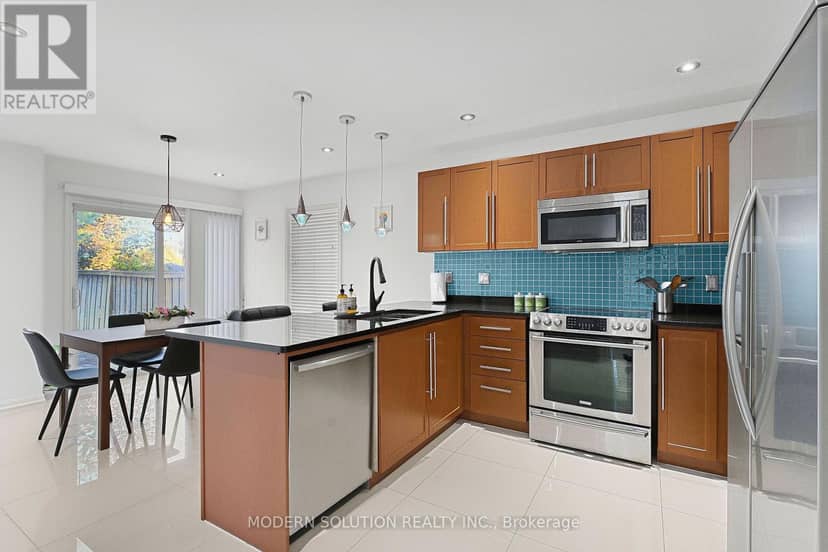 5 Woodcote Crescent — photo 21 of 40