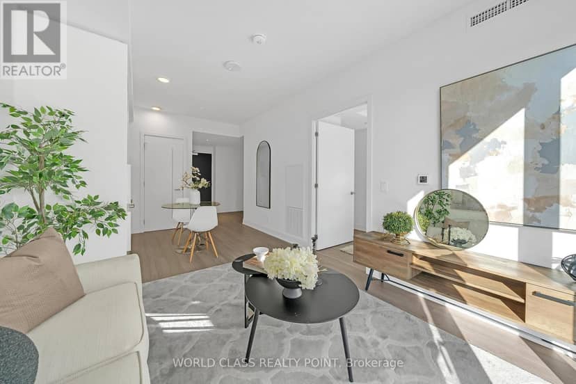 2404 - 8 Cumberland Street — photo 15 of 24