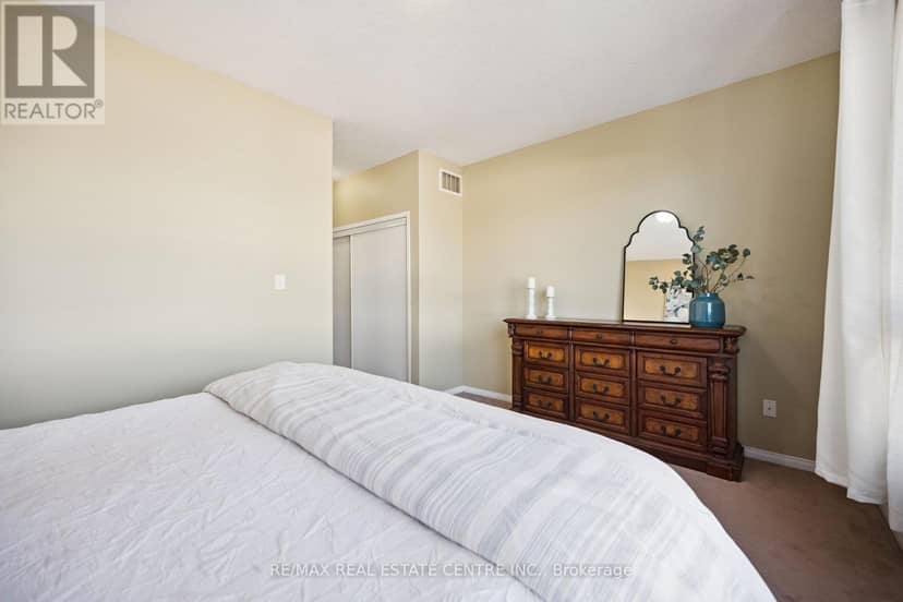 27 Triller Avenue — photo 19 of 40