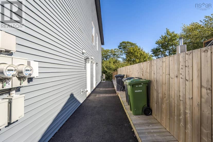 B 29 McIntosh Street — photo 2 of 13