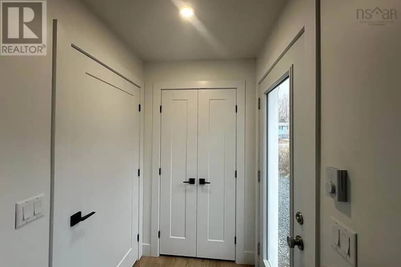 B 29 McIntosh Street — photo 3 of 13