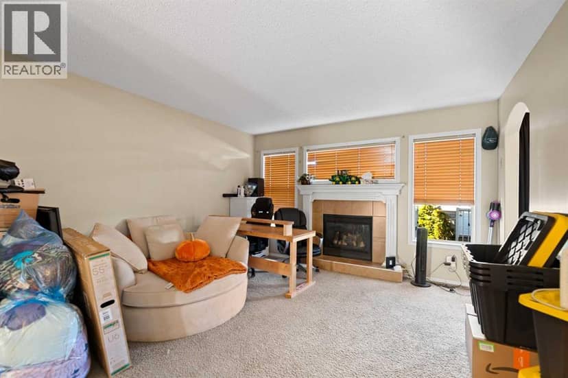 195 Cranberry Close SE — photo 12 of 33