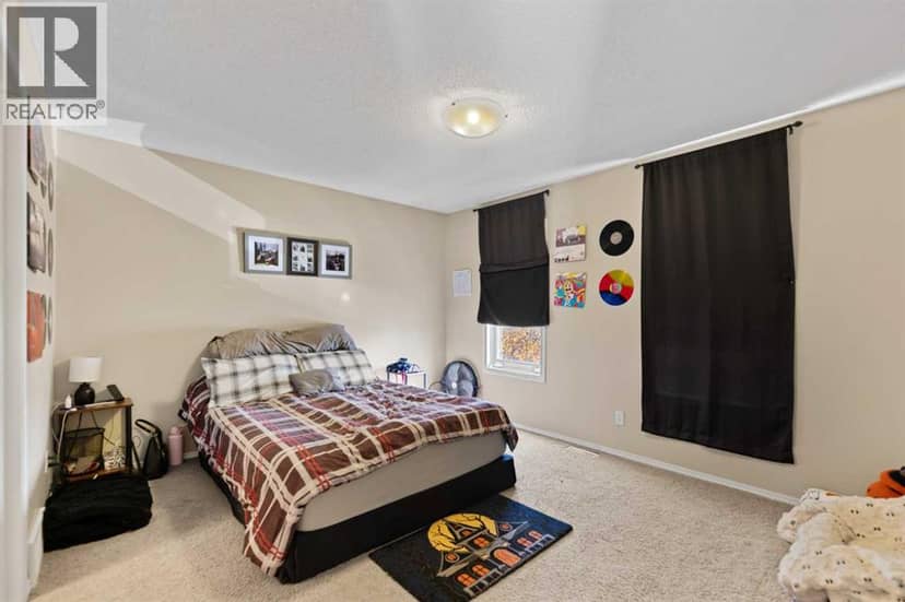 195 Cranberry Close SE — photo 16 of 33