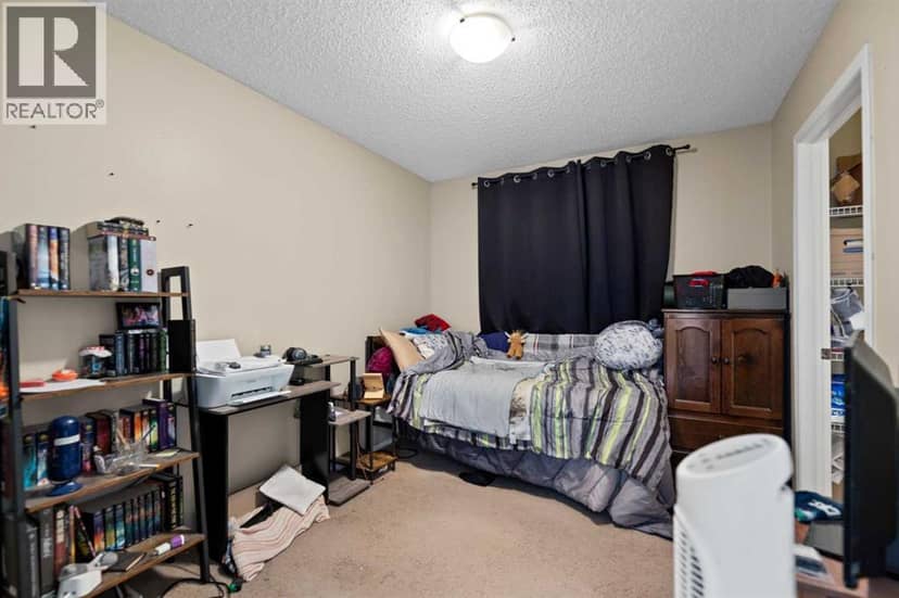195 Cranberry Close SE — photo 19 of 33