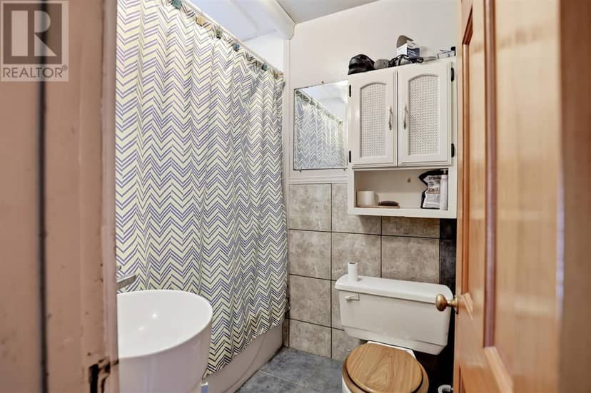 189 Church ST — photo 6 of 24