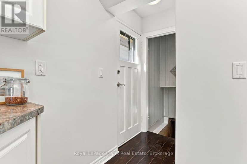 304 Pine Avenue — photo 11 of 21