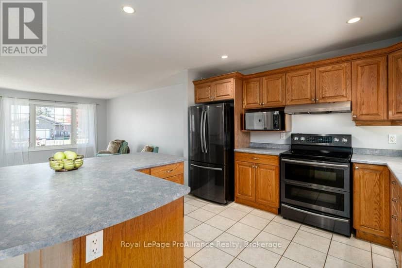 35 Forest Valley Drive — photo 12 of 40