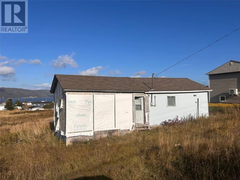 27A Country Road — photo 1 of 2