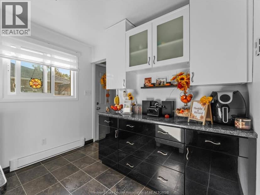 15 Ventnor AVENUE — photo 23 of 40
