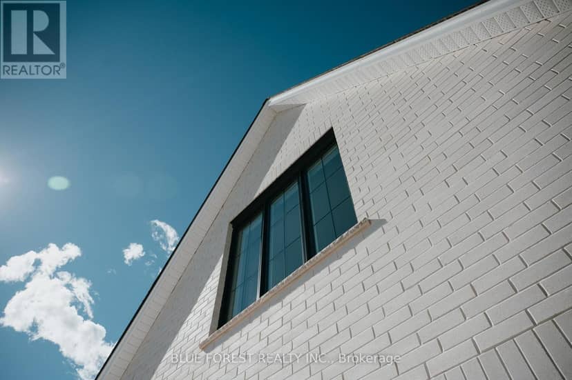172 Renaissance Drive, St. Thomas, photo 3
