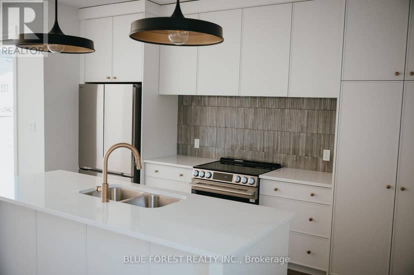 172 Renaissance Drive, St. Thomas, photo 8